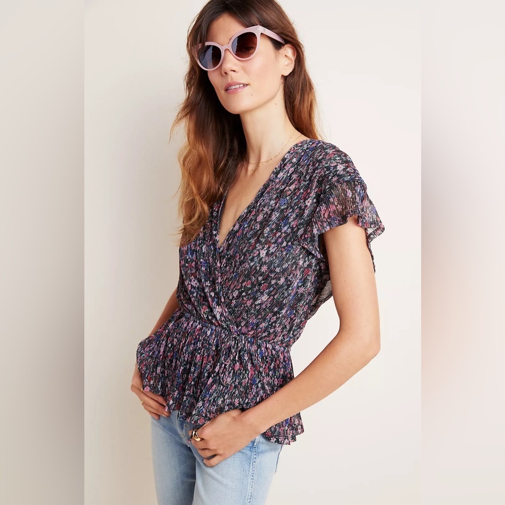 Anthropologie Floral Metallic Pleated Surplice Peplum Blouse‎ Size Medium
